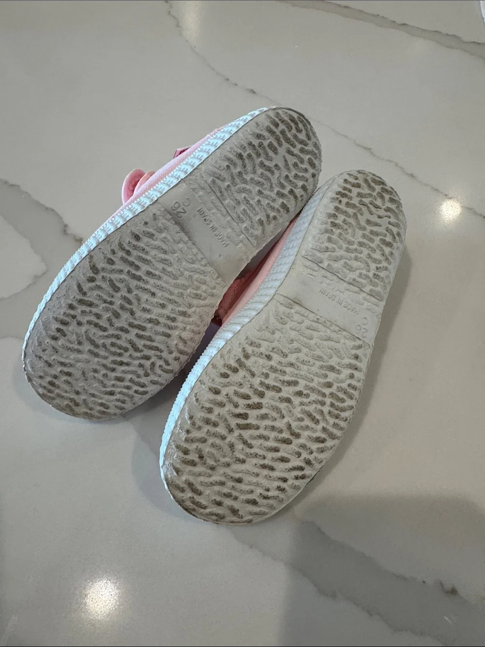 Cienta Pink Canvas Mary Jane Shoes with Velcro Strap